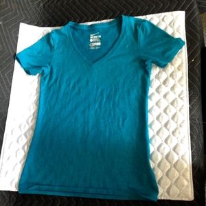 Babyblue Nike V-tee
